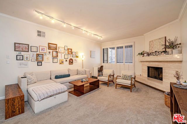 11755 Montana Avenue 306, Los Angeles, CA 90049