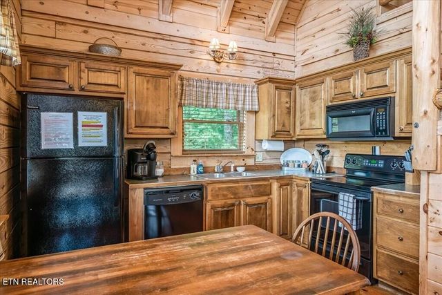 101 Meadow View Lane, Spencer, TN 38585