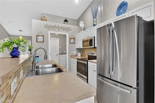 2707 NE 5th AVE, Cape Coral, FL 33909