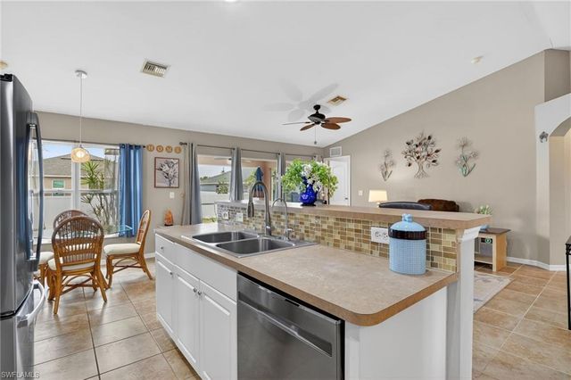 2707 NE 5th AVE, Cape Coral, FL 33909