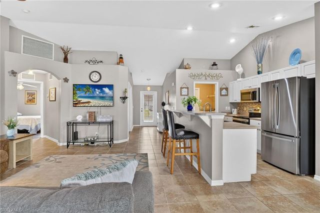 2707 NE 5th AVE, Cape Coral, FL 33909