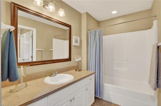 2707 NE 5th AVE, Cape Coral, FL 33909