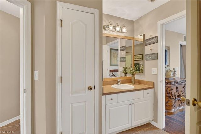 2707 NE 5th AVE, Cape Coral, FL 33909