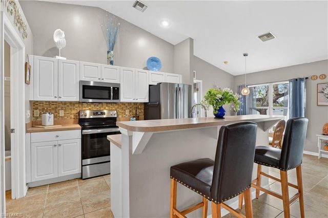 2707 NE 5th AVE, Cape Coral, FL 33909