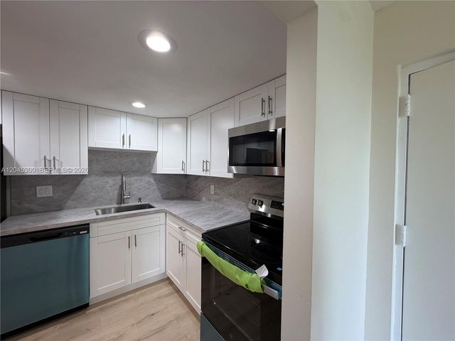 8303 SW 142nd Ave D206, Miami, FL 33183