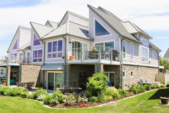173 Beacon Harbor Circle, East Moline, IL 61244