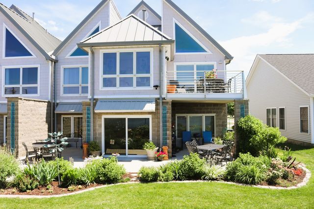 173 Beacon Harbor Circle, East Moline, IL 61244