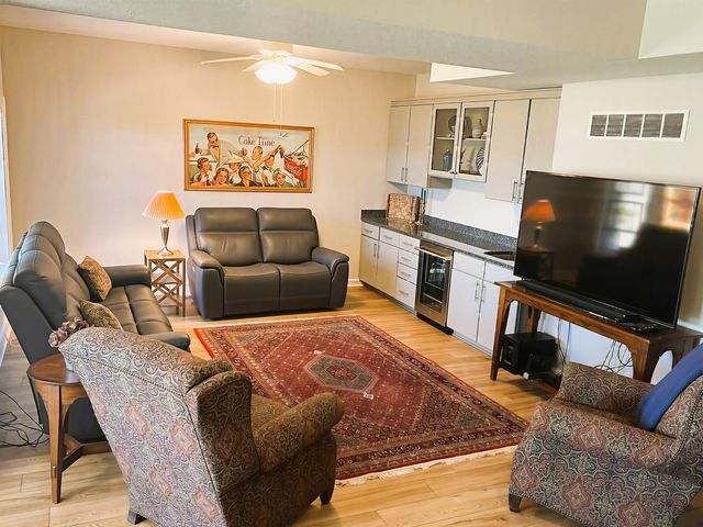 173 Beacon Harbor Circle, East Moline, IL 61244