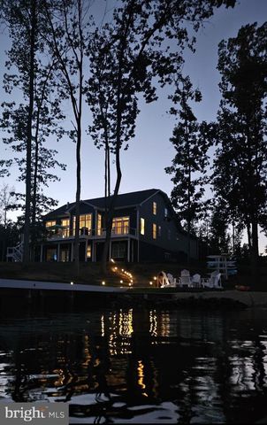 14 FAIRVIEW DR, Mineral, VA 23117