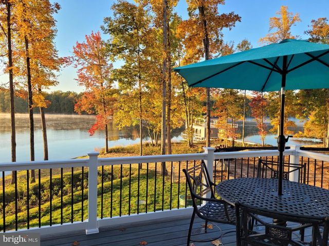 14 FAIRVIEW DR, Mineral, VA 23117