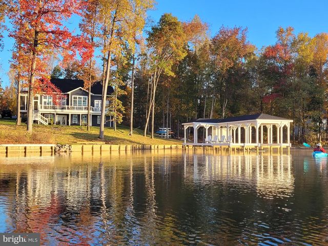 14 FAIRVIEW DR, Mineral, VA 23117