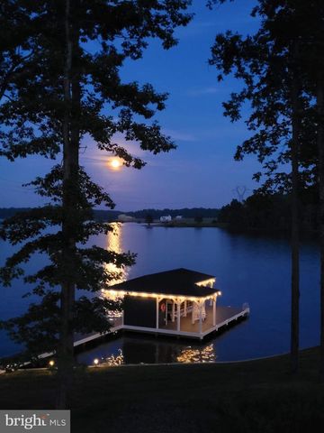 14 FAIRVIEW DR, Mineral, VA 23117