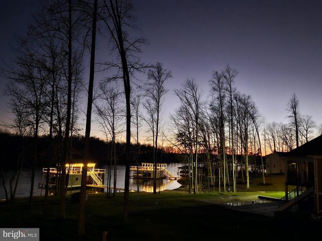 14 FAIRVIEW DR, Mineral, VA 23117