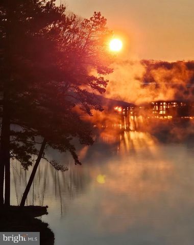 14 FAIRVIEW DR, Mineral, VA 23117