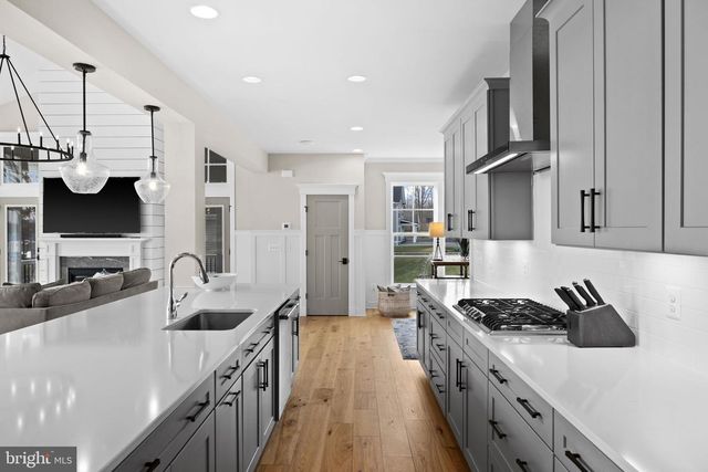 14 FAIRVIEW DR, Mineral, VA 23117