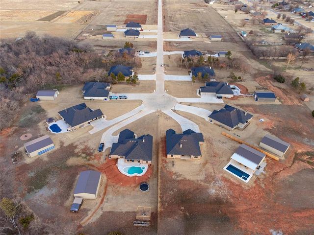 8650 Oak Tree Circle, Edmond, OK 73025
