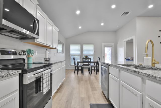 3201 Farmhouse Avenue, Wolfforth, TX 79382