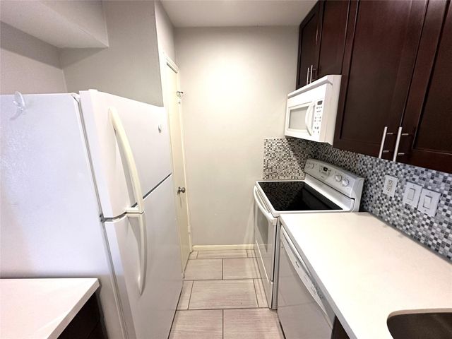 2750 Holly Hall Street 704, Houston, TX 77054