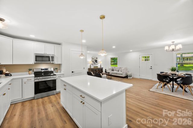 4211 Dunwoody Drive, Charlotte, NC 28215