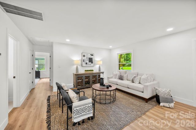 4211 Dunwoody Drive, Charlotte, NC 28215