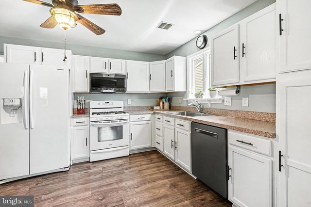 793 HUNTER DR, Pennsburg, PA 18073