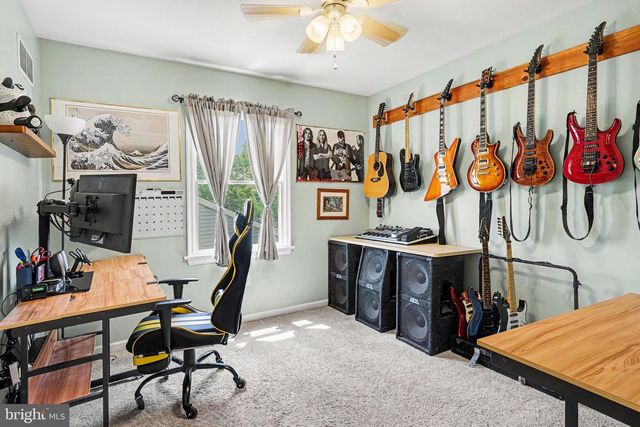 793 HUNTER DR, Pennsburg, PA 18073