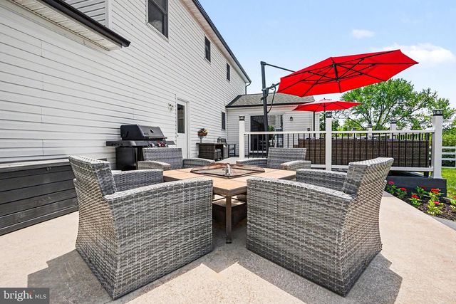 793 HUNTER DR, Pennsburg, PA 18073