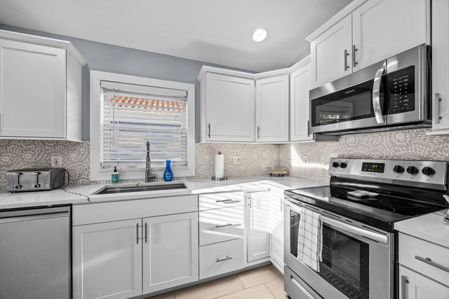 1664 Carriage Brooke Drive, Wellington, FL 33414