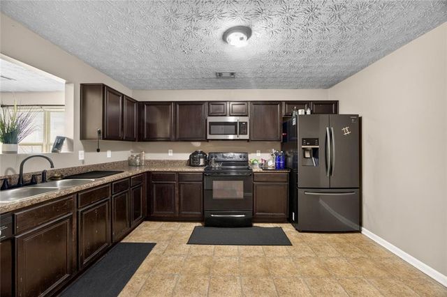 5089 Summerview Way, Morrow, GA 30260