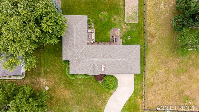 6390 147th Avenue, Laketown Twp, MI 49423