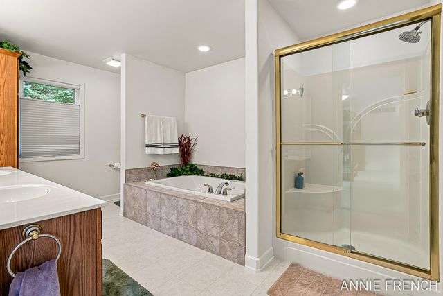 6390 147th Avenue, Laketown Twp, MI 49423
