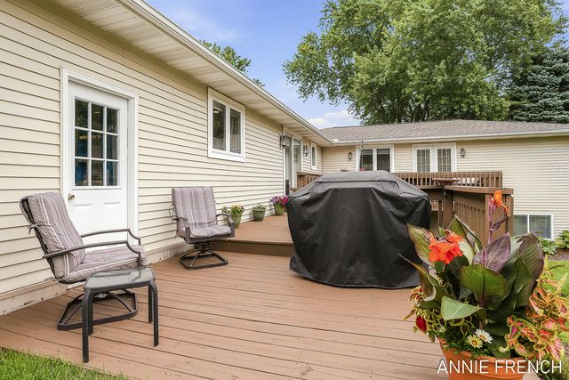 6390 147th Avenue, Laketown Twp, MI 49423