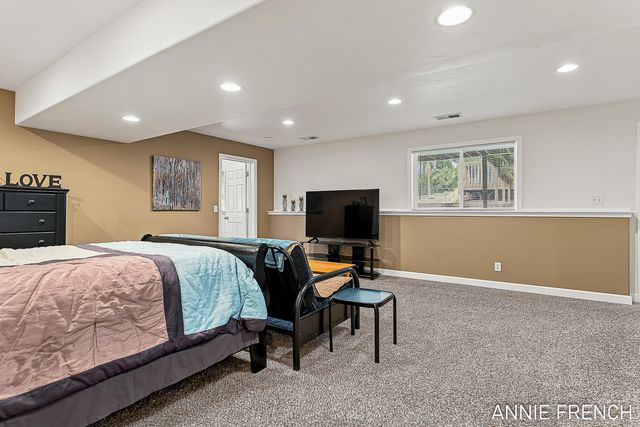 6390 147th Avenue, Laketown Twp, MI 49423