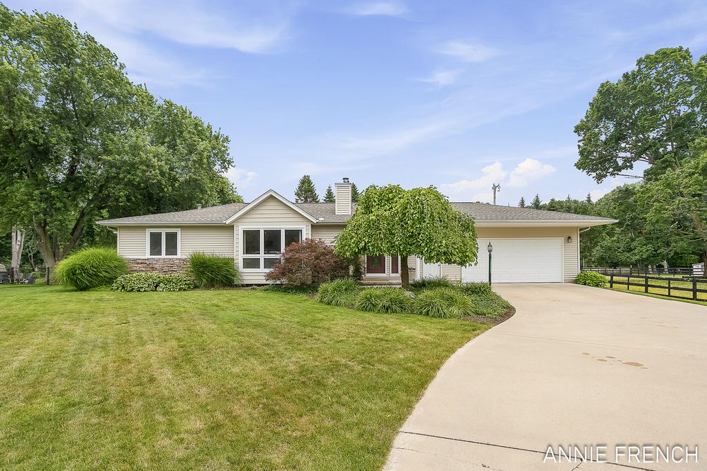 6390 147th Avenue, Laketown Twp, MI 49423