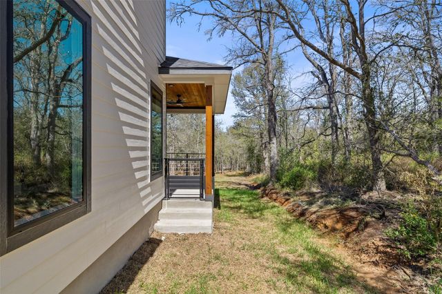 189 Nuuanu LN, Bastrop, TX 78602