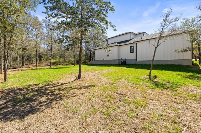 189 Nuuanu LN, Bastrop, TX 78602