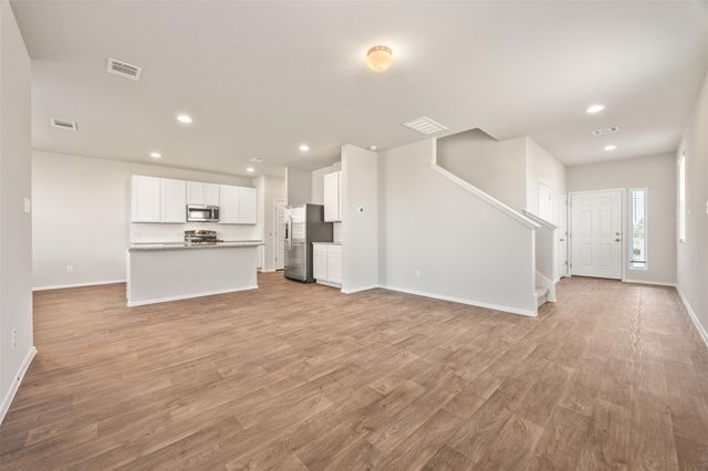 158 Linnet LN, Kyle, TX 78656