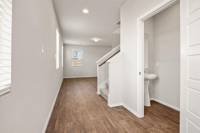 158 Linnet LN, Kyle, TX 78656