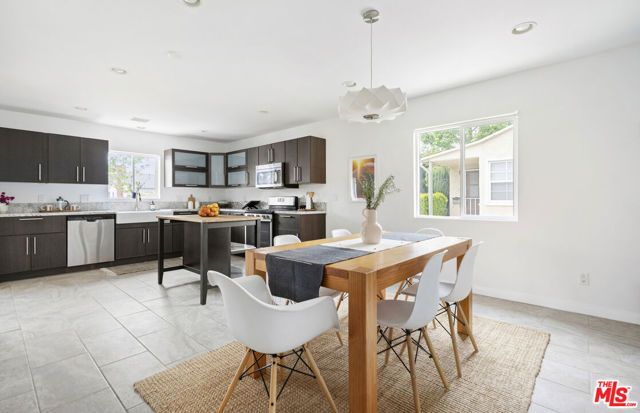 11465 Cumpston Street, North Hollywood (los Angeles), CA 91601