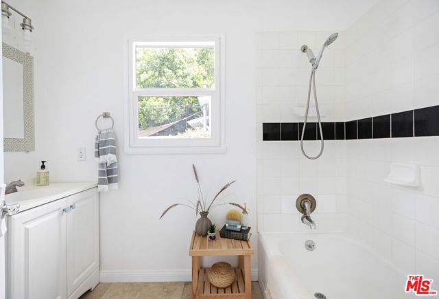 11465 Cumpston Street, North Hollywood (los Angeles), CA 91601