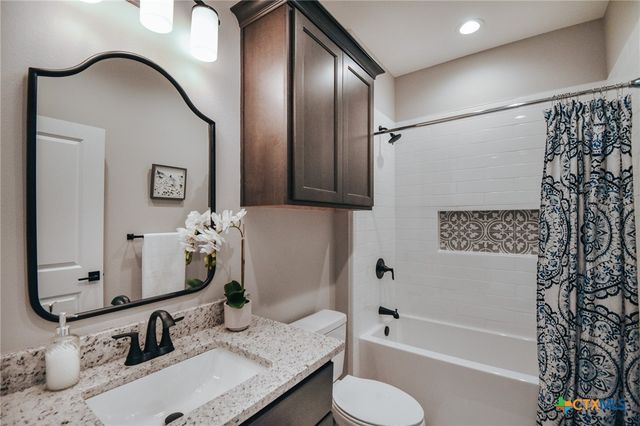 508 Town Hall Lane, Victoria, TX 77904