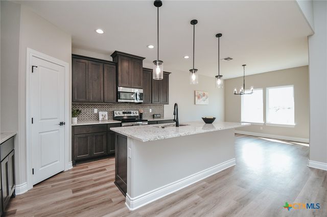 508 Town Hall Lane, Victoria, TX 77904