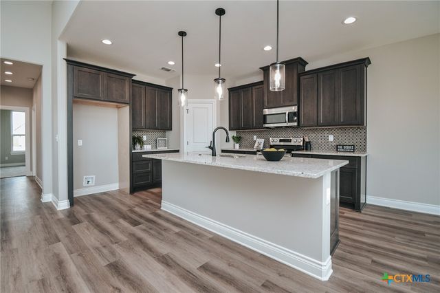 508 Town Hall Lane, Victoria, TX 77904