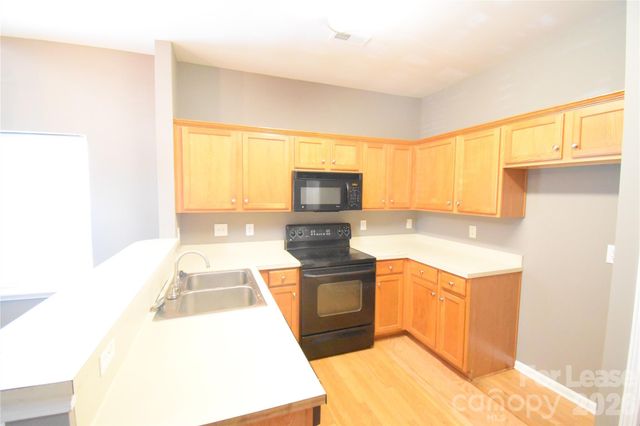 2849 Summergrove Court, Matthews, NC 28105