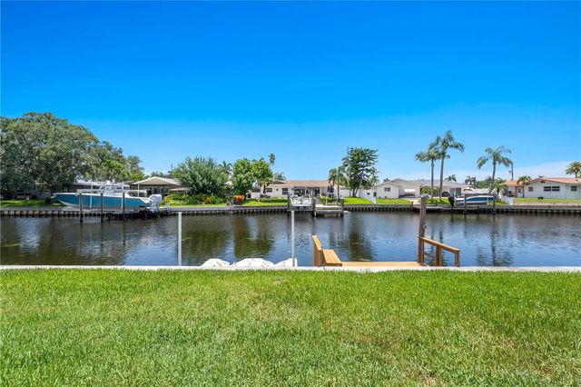 4425 13TH WAY NE, St Petersburg, FL 33703
