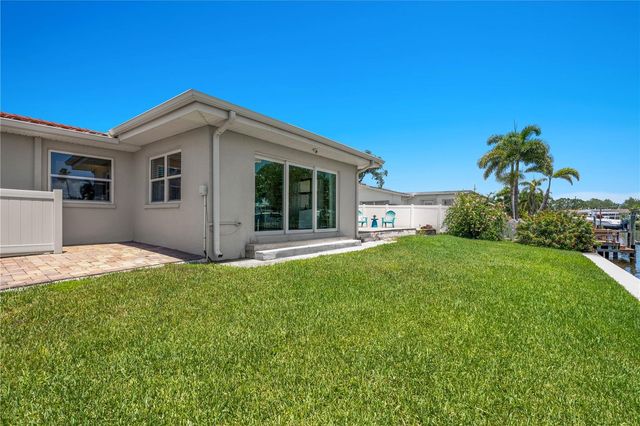 4425 13TH WAY NE, St Petersburg, FL 33703