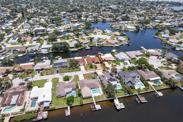 4425 13TH WAY NE, St Petersburg, FL 33703