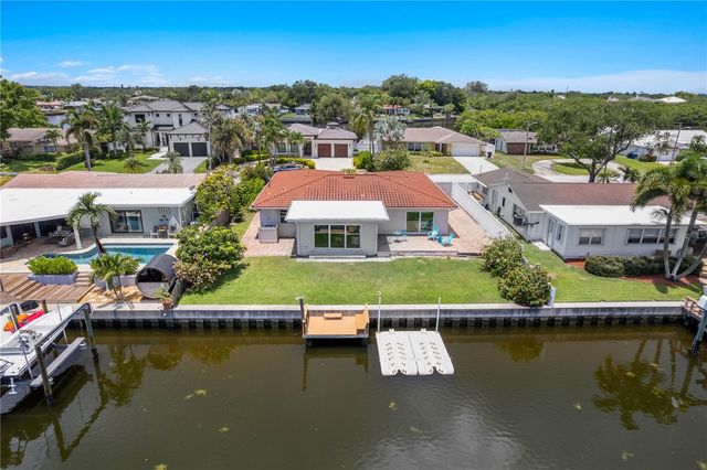 4425 13TH WAY NE, St Petersburg, FL 33703