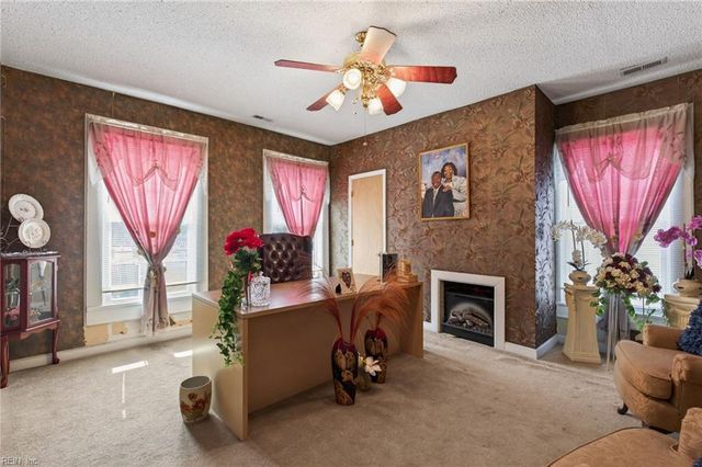 132 Bank ST, Suffolk, VA 23434