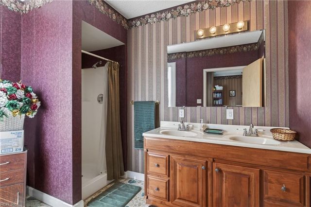 132 Bank ST, Suffolk, VA 23434